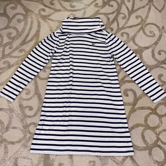 🤍🖤 Vineyard vines turtleneck dress🖤🤍 - Picture 1 of 3
